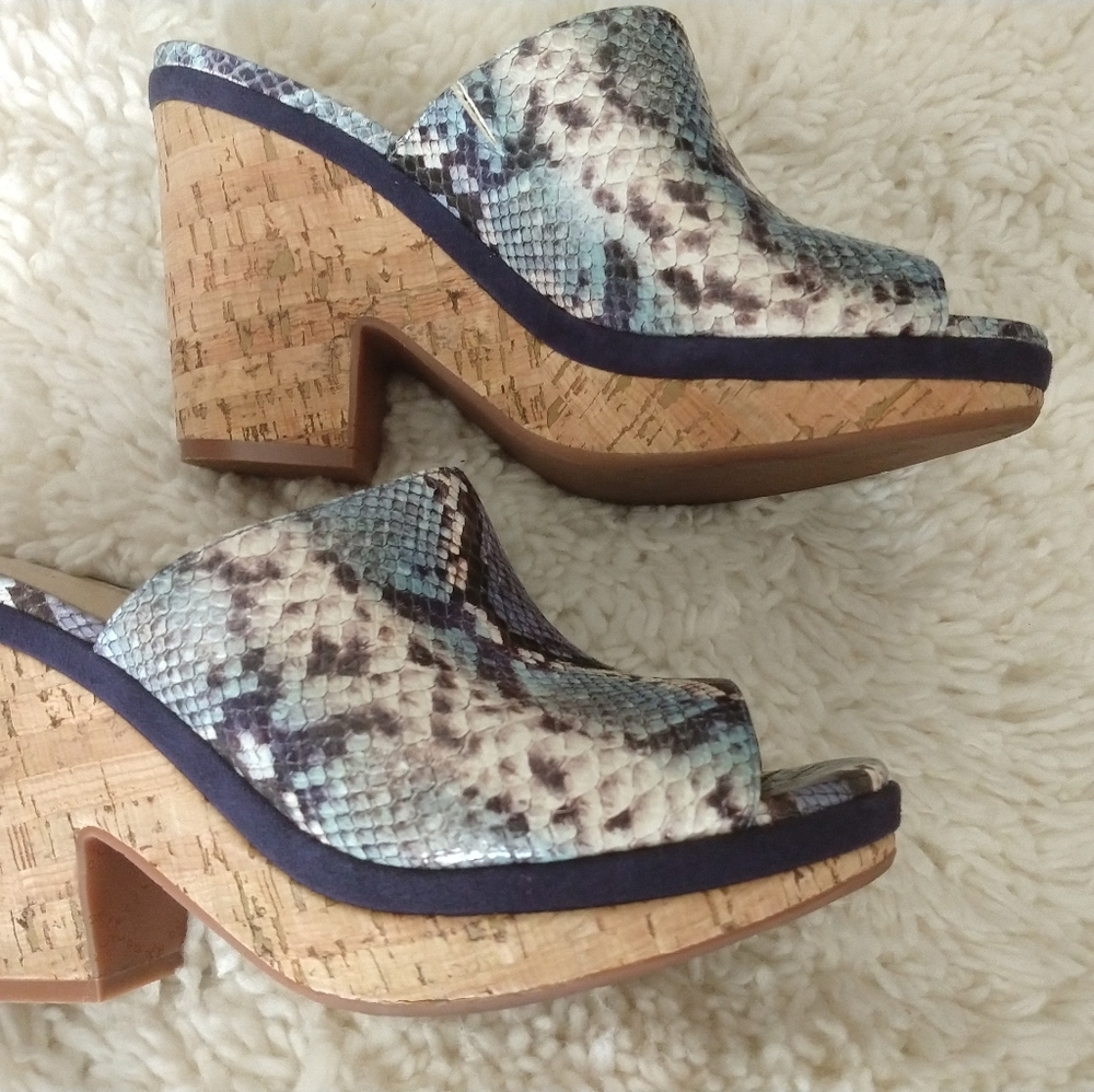 Women's Sandals - image 4